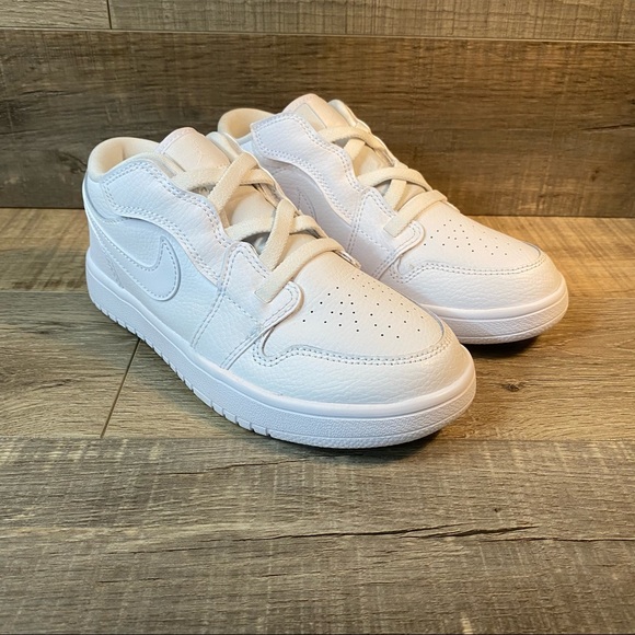 Jordan 1 Low Alt (GS) Triple White